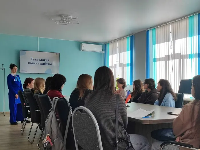 Как дизайнеру найти работу?