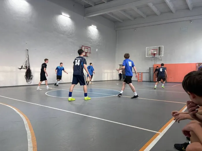 Наша футбольная команда стартовала с победы