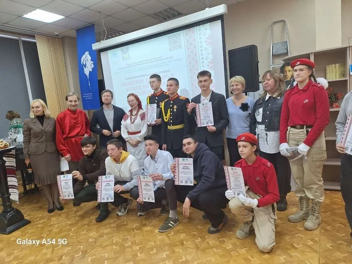 Наши волонтёры на научной конференции