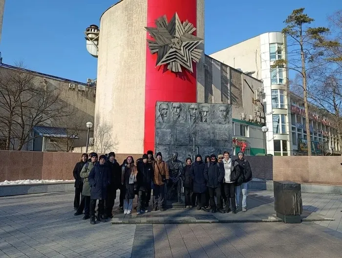 студенты почтили память героев Чеченской войны